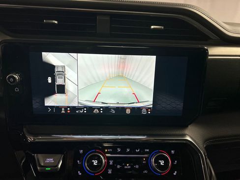Used 2024 GMC Sierra 1500 Denali w/ Technology Package AWD/4WD image 18