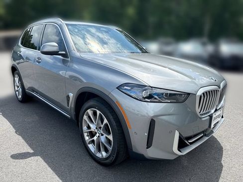 Used 2024 BMW X5 xDrive40i w/ Premium Package AWD/4WD image 2