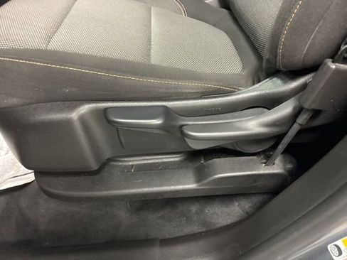 Used 2021 Chevrolet Traverse LS FWD image 18