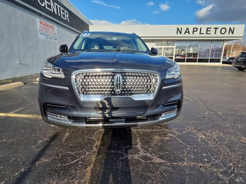 Used 2023 Lincoln Aviator Reserve w/ Equipment Group 201A AWD/4WD image 2