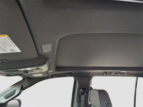 Certified 2025 Chevrolet Suburban High Country w/ Sun And Tow Package image 24