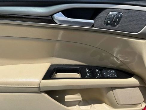 Used 2013 Ford Fusion SE image 11