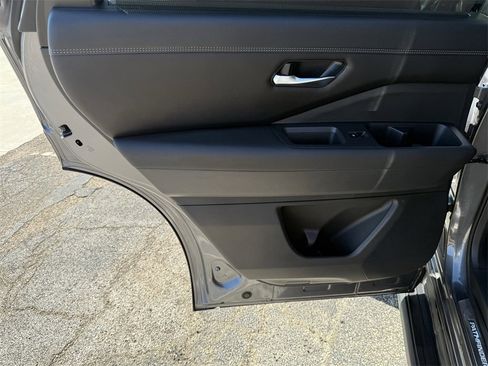 Used 2023 Nissan Pathfinder Platinum w/ Lighting Package (N93) image 23