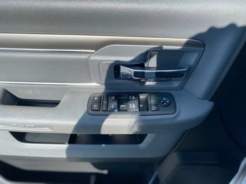 Used 2018 RAM 1500 Classic SLT AWD/4WD image 20