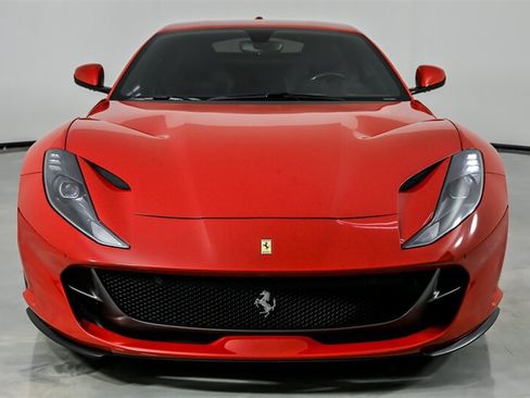 Used 2018 Ferrari 812 Superfast RWD image 4