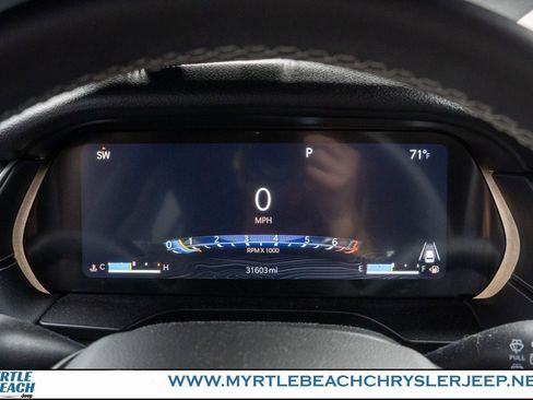 Certified 2023 Jeep Grand Cherokee Laredo image 24