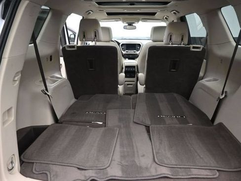 Used 2019 GMC Acadia Denali w/ Technology Package FWD image 25