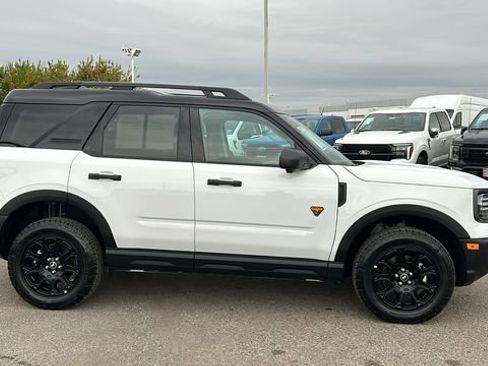Used 2025 Ford Bronco Sport Badlands image 2