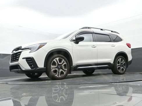Used 2025 Subaru Ascent Limited w/ Popular Package #1 AWD/4WD image 12