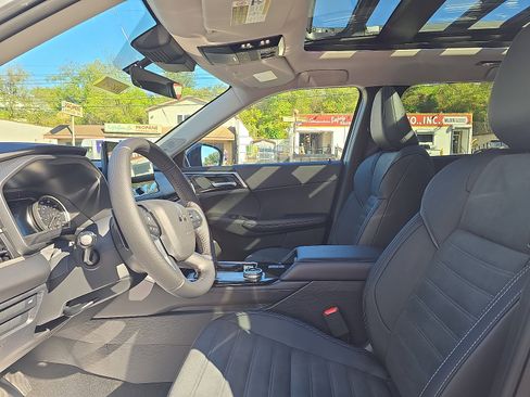 New 2025 Mitsubishi Outlander Trail Edition image 11