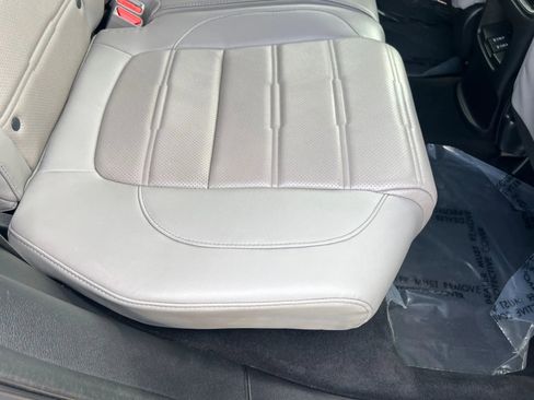 Used 2017 Honda CR-V Touring image 19