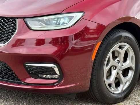 Used 2022 Chrysler Pacifica Limited FWD image 10