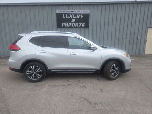 Used 2017 Nissan Rogue SL AWD/4WD image 6