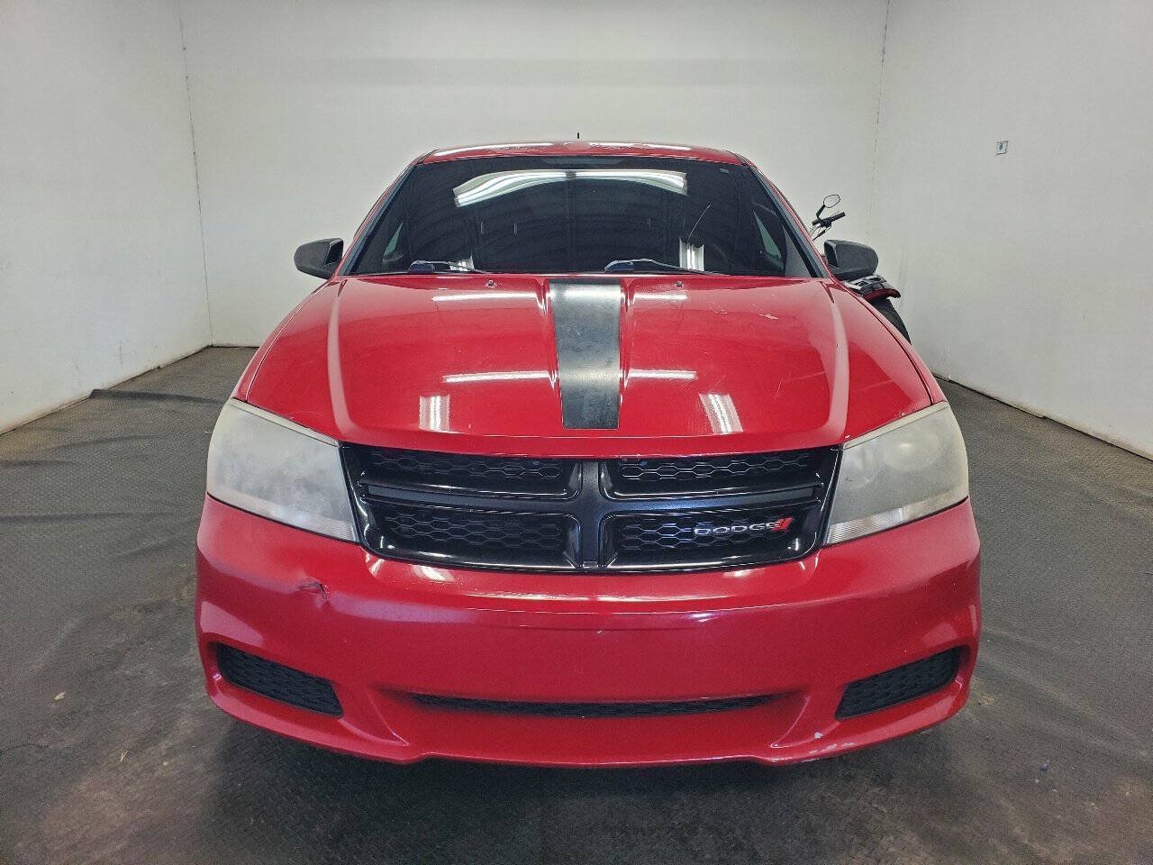 Used 2014 Dodge Avenger SE w/ Blacktop Package FWD image 2