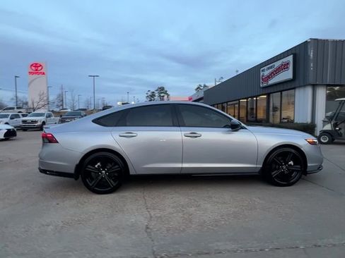 Used 2024 Honda Accord Sport image 7