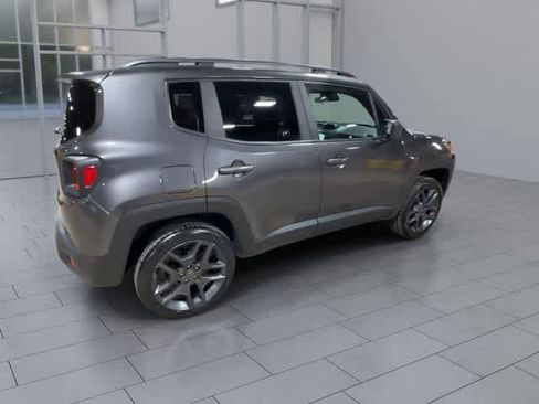 Used 2021 Jeep Renegade Latitude AWD/4WD image 9