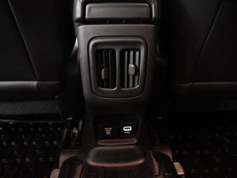 Used 2018 Jeep Compass Latitude w/ Popular Equipment Group AWD/4WD image 28