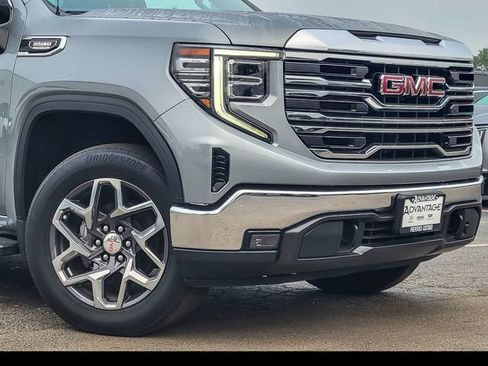 Used 2023 GMC Sierra 1500 SLT w/ SLT Premium Package AWD/4WD image 3