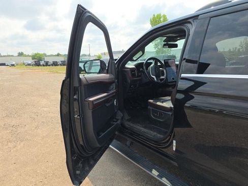 Used 2023 Ford Expedition Limited AWD/4WD image 21