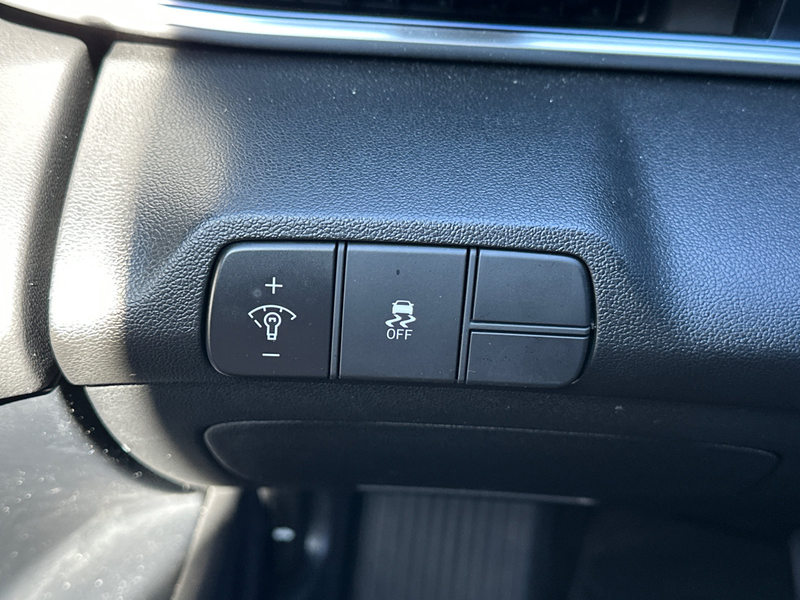 Certified 2024 Hyundai Elantra SEL FWD image 30