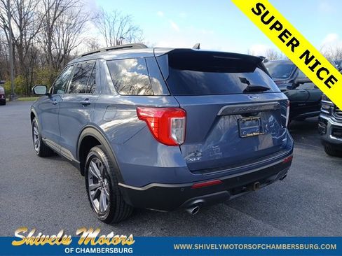 Used 2021 Ford Explorer XLT w/ Equipment Group 202A image 4