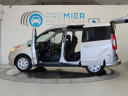 Used 2016 Ford Transit Connect XLT image 5