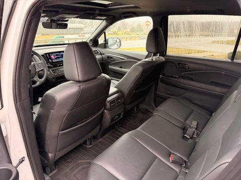 Used 2025 Honda Passport EX-L image 28