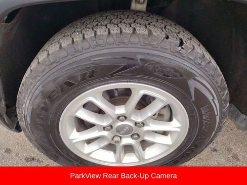 Used 2020 Jeep Grand Cherokee Laredo image 11