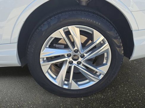 Used 2023 Audi Q7 3.0T Premium Plus AWD/4WD image 38