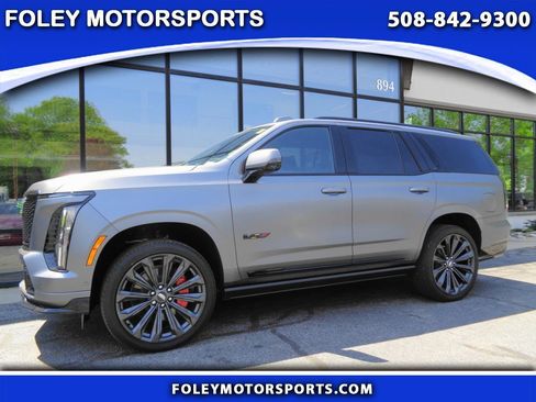 Used 2026 Cadillac Escalade V w/ LPO, Floor Liner Package AWD/4WD image 1
