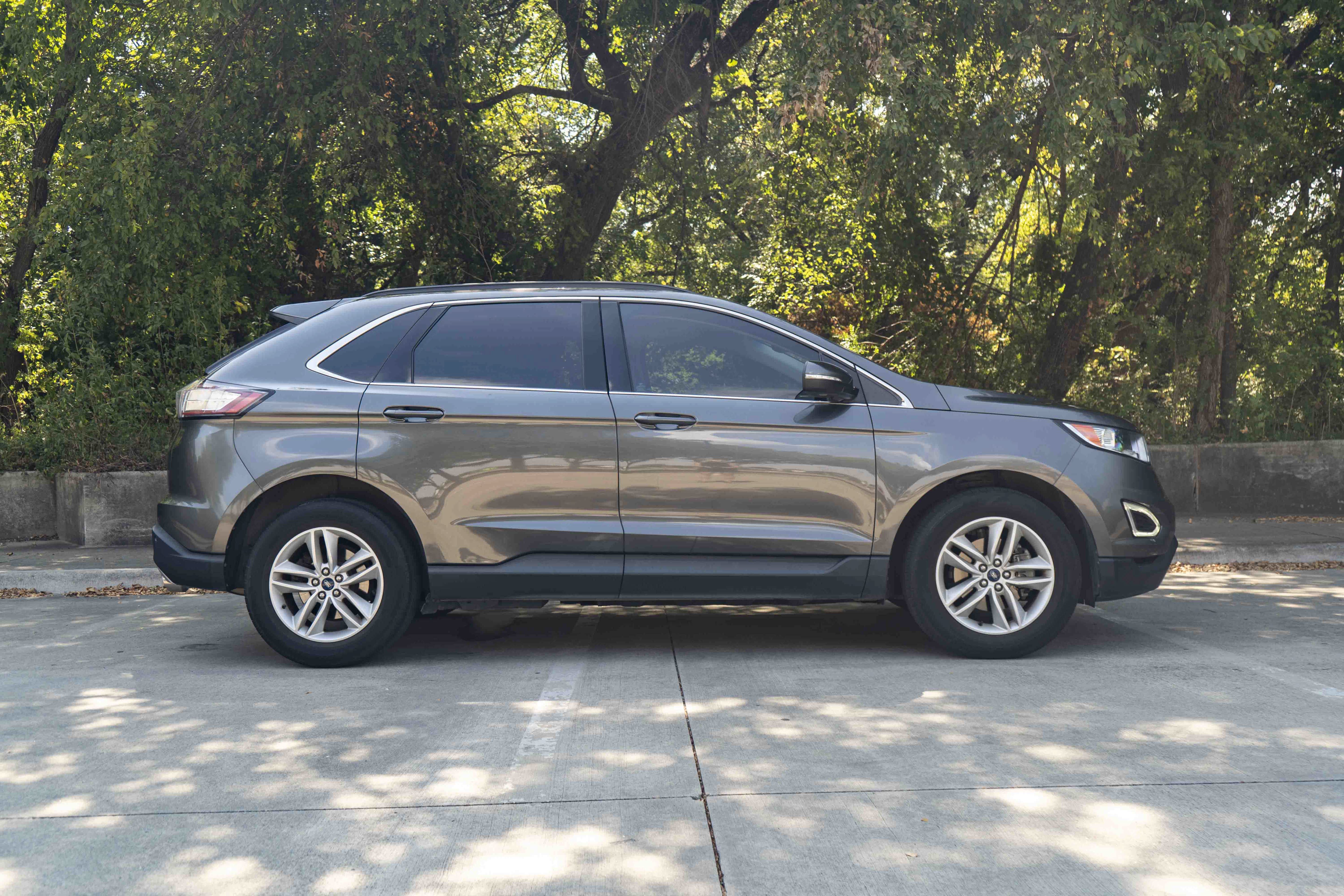 Used 2018 Ford Edge SEL FWD image 10