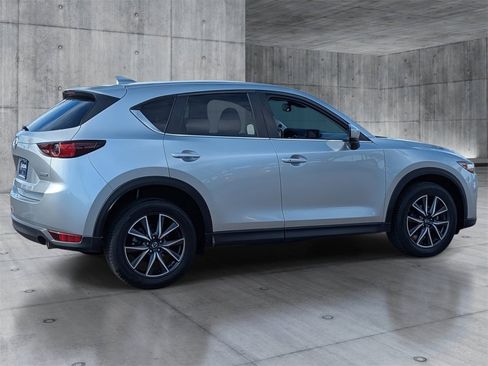 Used 2018 MAZDA CX-5 Touring w/ Preferred Equipment Package image 5