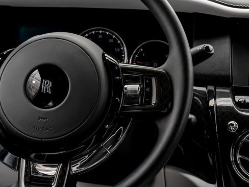 Used 2022 Rolls-Royce Cullinan Black Badge AWD/4WD image 16
