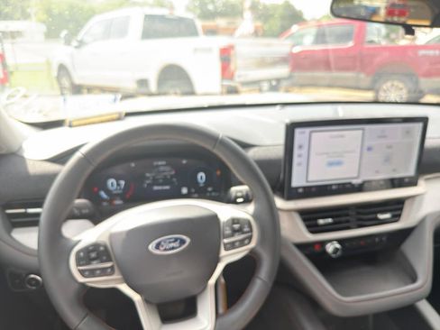 New 2026 Ford Explorer Active w/ Active Comfort Package RWD image 39