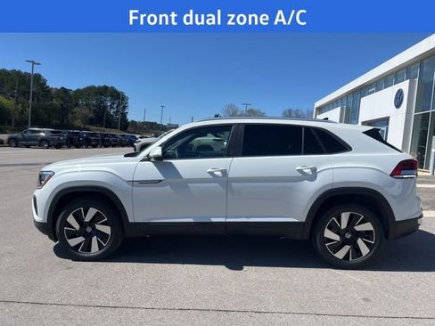 New 2026 Volkswagen Atlas Cross Sport SE image 3
