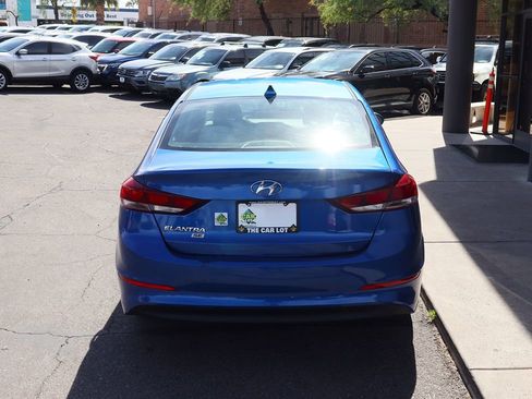 Used 2017 Hyundai Elantra SE image 10