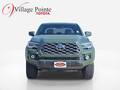 Certified 2021 Toyota Tacoma TRD Off-Road w/ TRD Premium Off Road Package AWD/4WD image 2