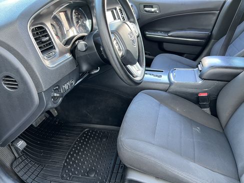 Used 2014 Dodge Charger SE RWD image 11