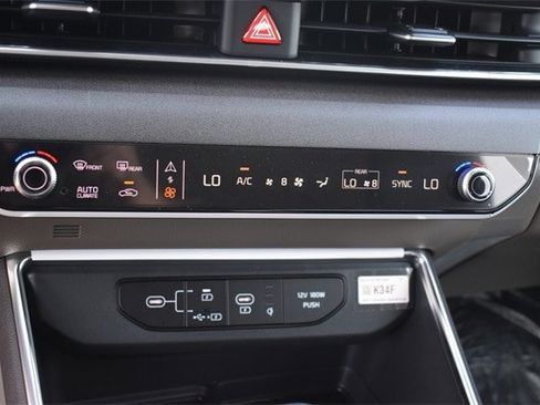 New 2026 Kia Carnival EX image 33