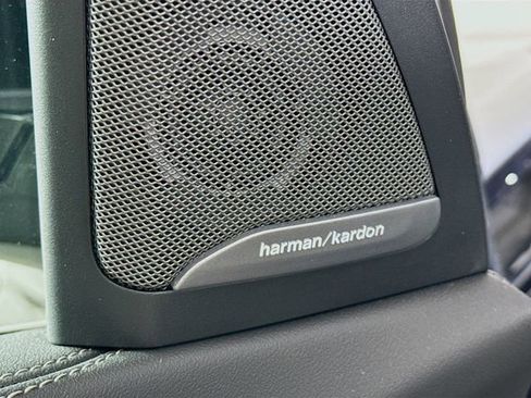 Used 2025 BMW X5 xDrive40i w/ M Sport Package image 19