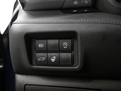 Used 2025 Toyota Highlander Limited AWD/4WD image 28