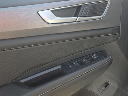 New 2026 Volkswagen Atlas Cross Sport SE FWD image 17