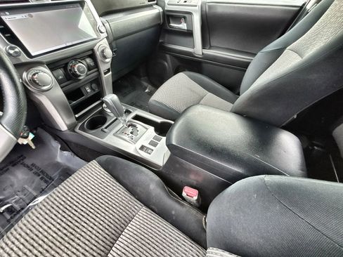 Used 2015 Toyota 4Runner SR5 image 22