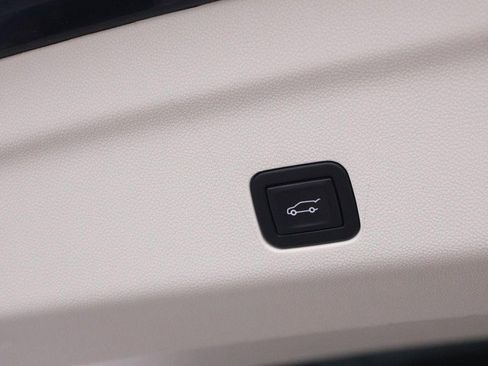 Used 2024 Cadillac Escalade Sport Platinum w/ LPO, ONYX Package image 9