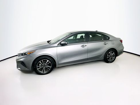 Used 2024 Kia Forte LXS image 4