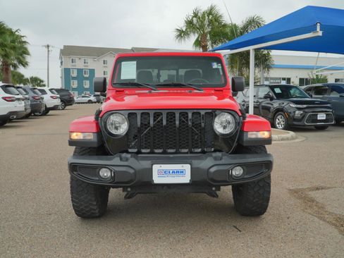 Used 2023 Jeep Gladiator Sport AWD/4WD image 2
