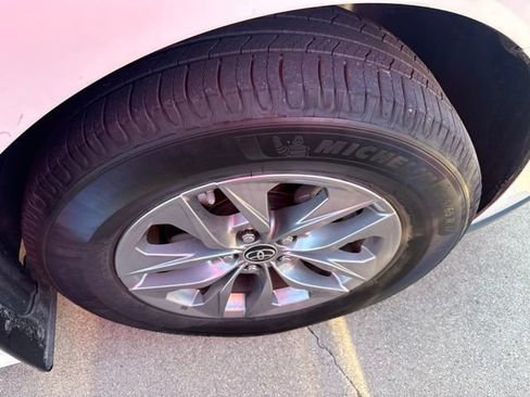 Used 2021 Toyota Sienna XLE AWD/4WD image 9
