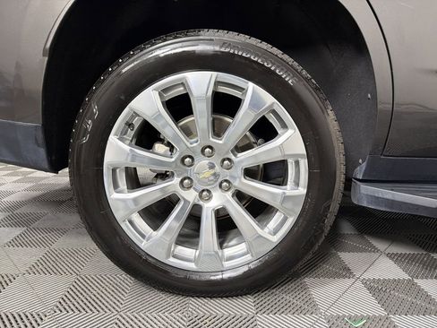 Used 2021 Chevrolet Tahoe Premier w/ Premium Package image 16