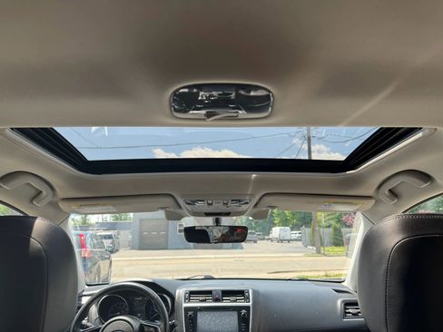 Used 2018 Subaru Outback 3.6R Limited AWD/4WD image 23
