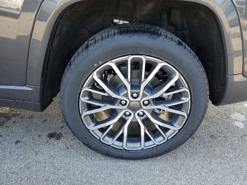 New 2025 Jeep Grand Cherokee L Summit image 5